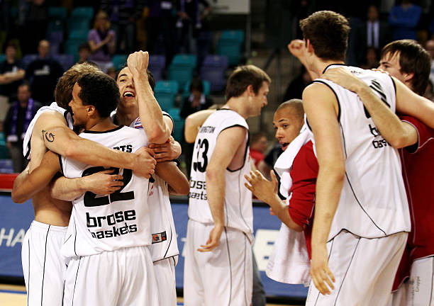 而随着更多 而随着更多