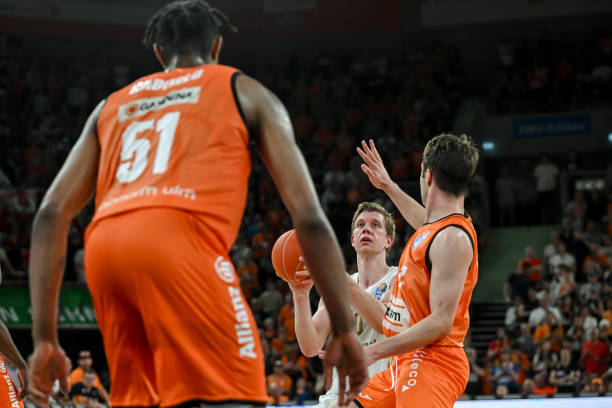 有成或已怀 有成或已怀